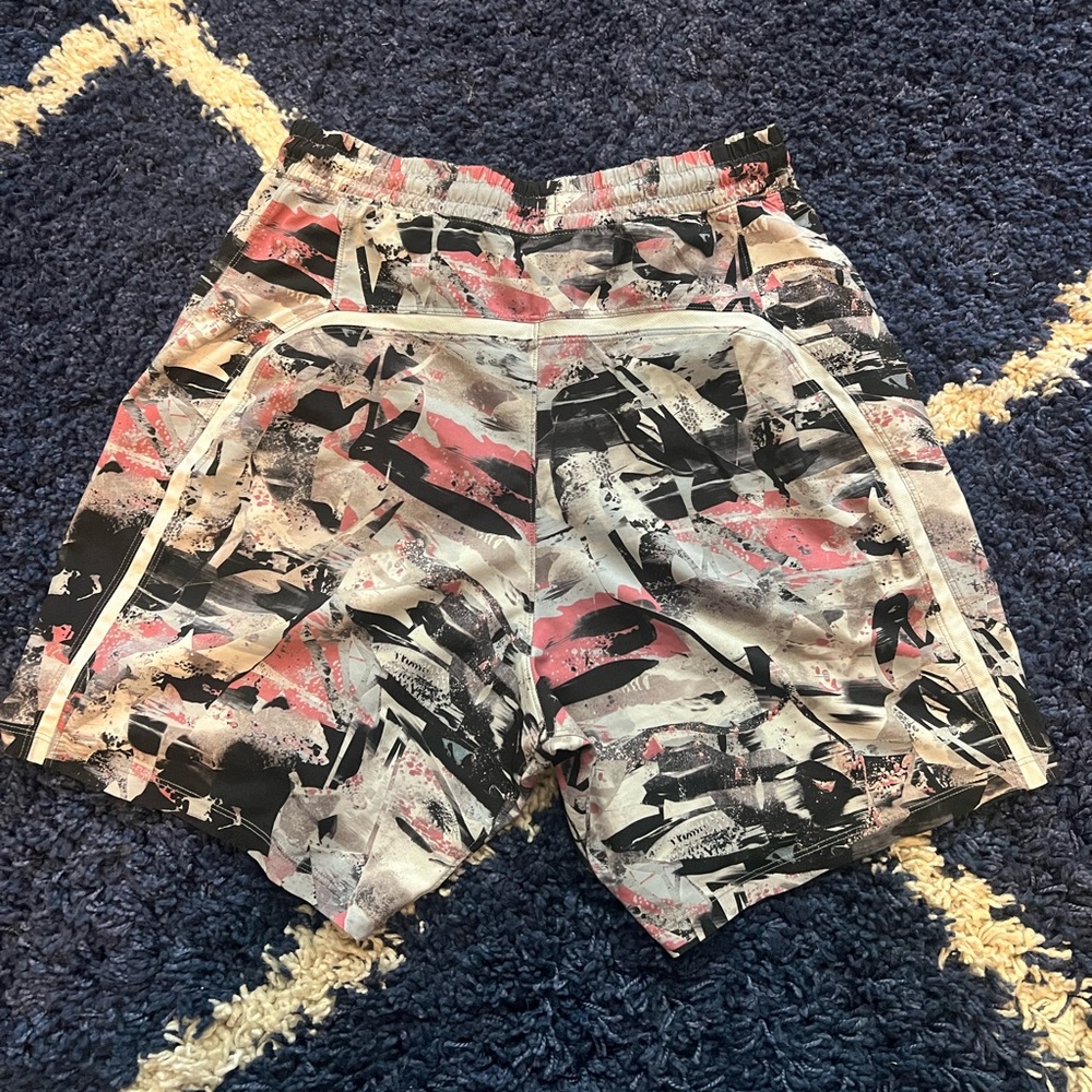 Lululemon pace breaker shorts small